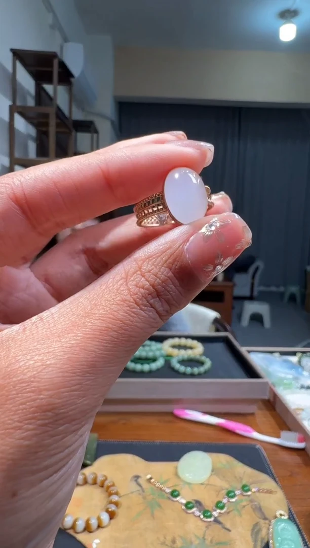 【闪购商品】和田玉17318K金镶嵌1.12一宝