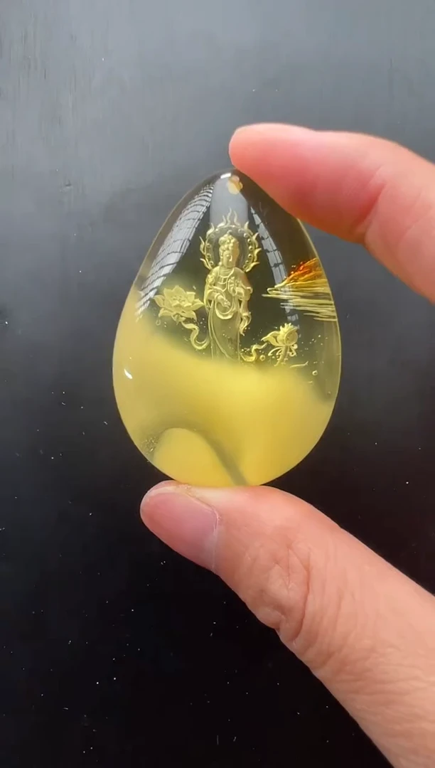 未镶嵌颈饰琥珀观音