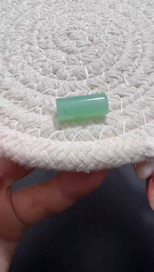 未镶嵌定制翡翠15.3*7桶珠