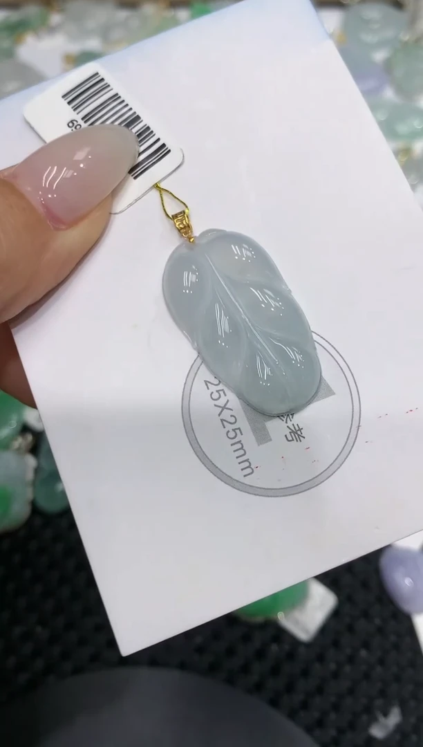 颈饰18K金镶嵌翡翠111111111111