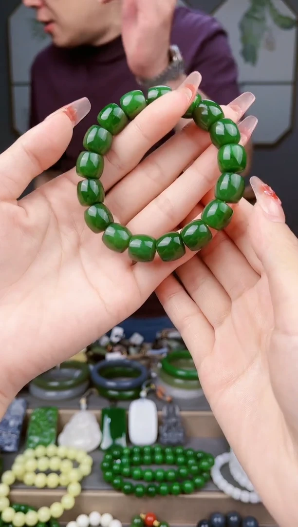 和田玉未镶嵌颈饰多样性发货   拍一单发一个13.14