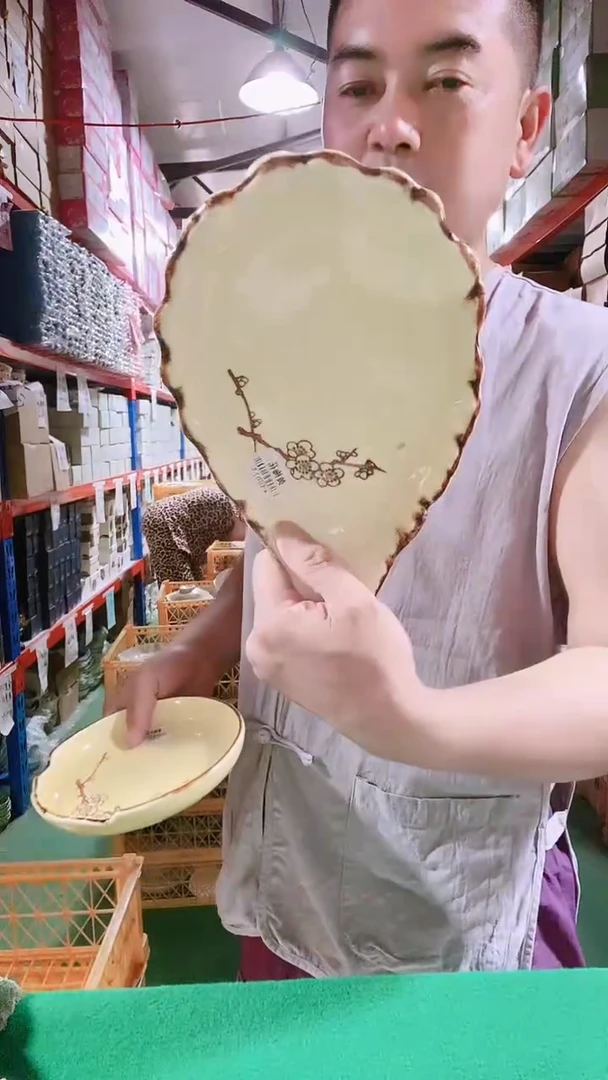 瓷片碗碟好物一件不留@@1