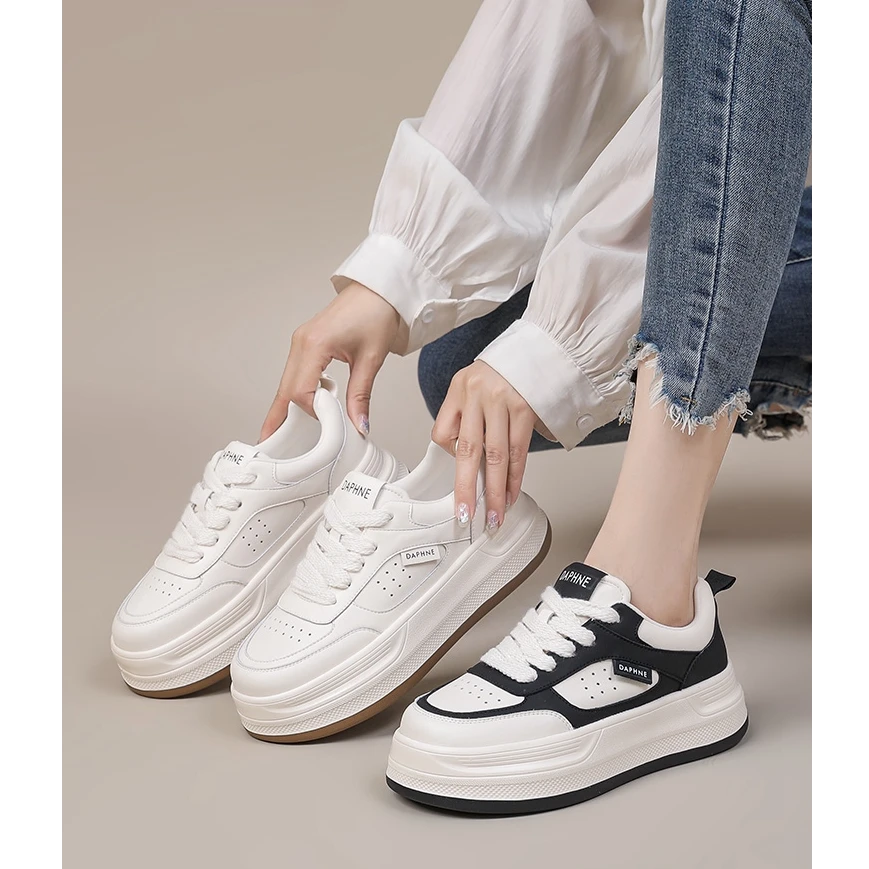 Daphne/达芙妮小白鞋女2024新款时尚百搭厚底板鞋小众休闲运动鞋M
