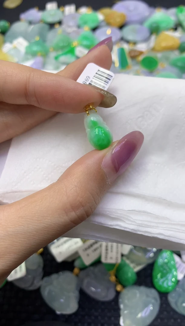 颈饰18K金镶嵌翡翠天然缅甸翡翠A货