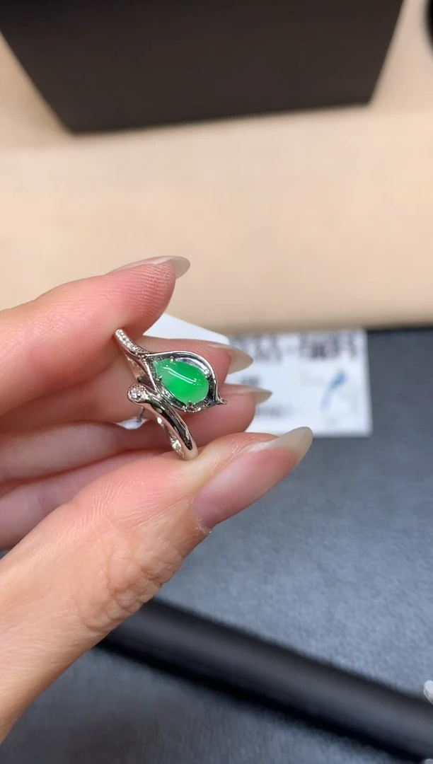 18K金镶嵌戒指翡翠13【无服务费水滴【无服务费
