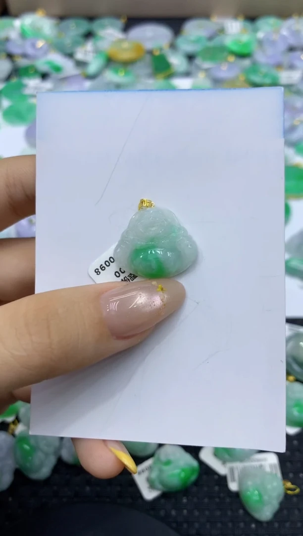 颈饰18K金镶嵌翡翠天然缅甸翡翠A货