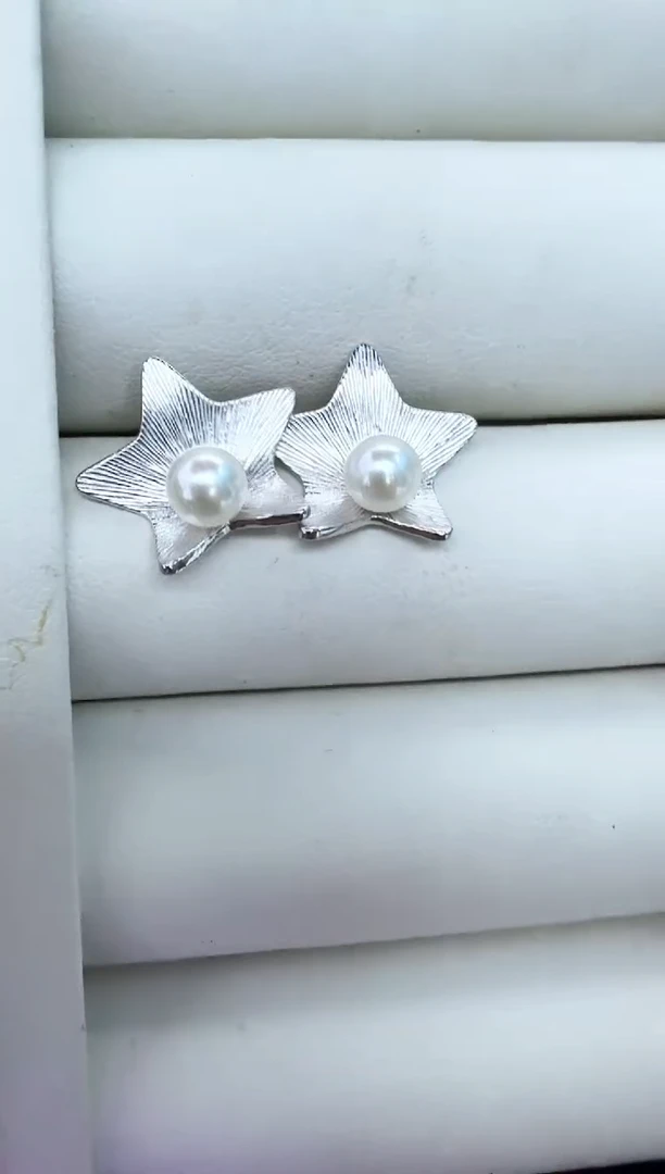 【闪购商品】海水珍珠耳饰银S925镶嵌耳钉