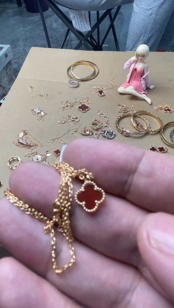 瓷片嘉荣当康大姐fu的总铺