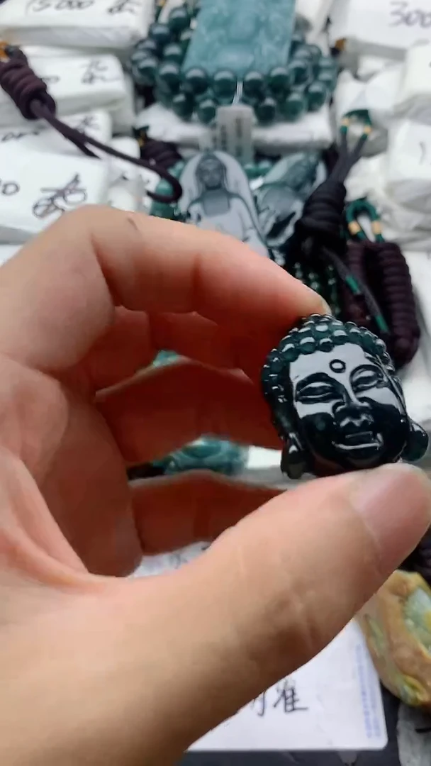 翡翠未镶嵌颈饰8888888888