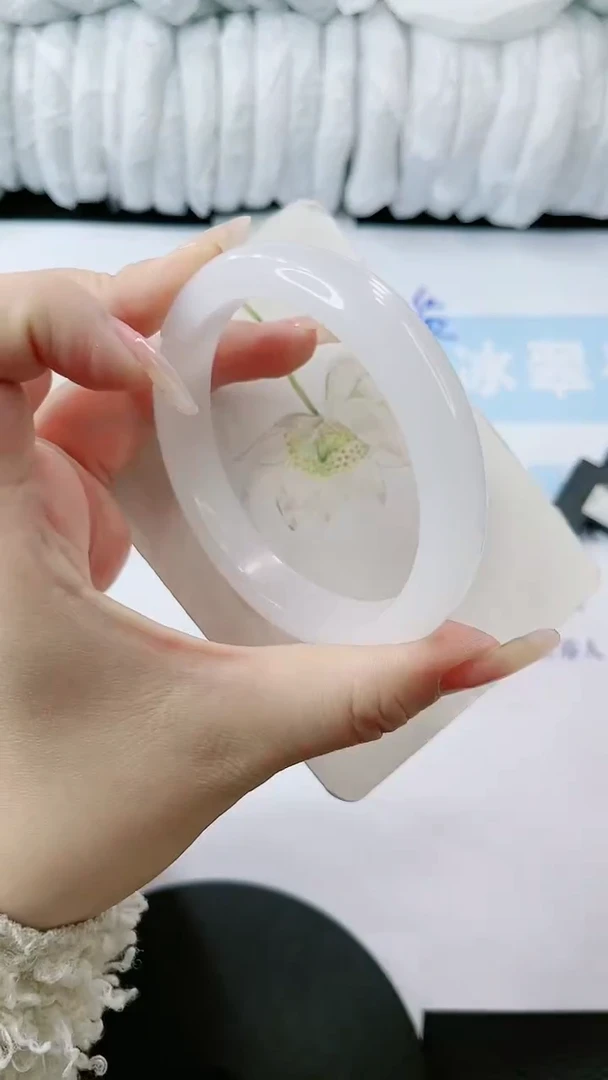 【闪购商品】石英质玉手镯未镶嵌多样性发货F32