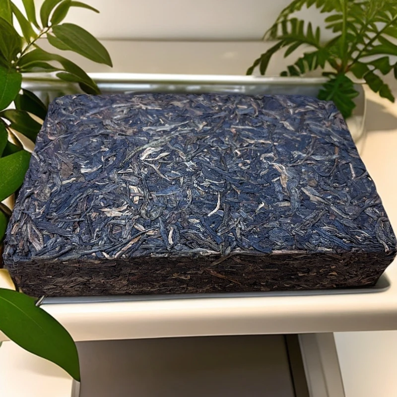 2004年班章烟韵砖普洱生茶500克一片