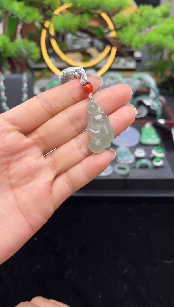 颈饰未镶嵌翡翠吊坠