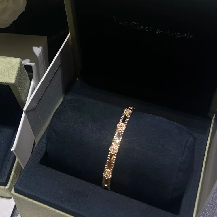 99新 梵克雅宝 小花6欢 万花筒 窄版 手镯 18K黄金 M码