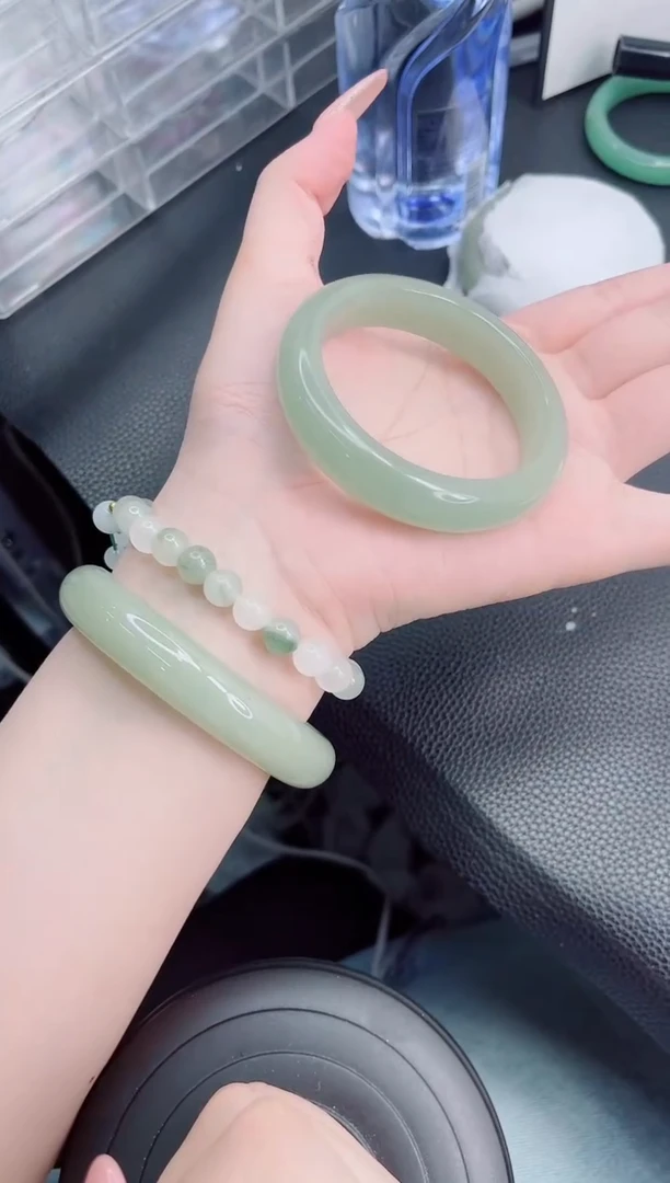 石英质玉手镯未镶嵌105-55.6