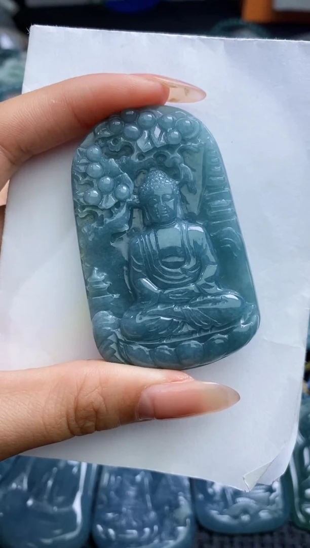 【闪购商品】翡翠颈饰未镶嵌           
