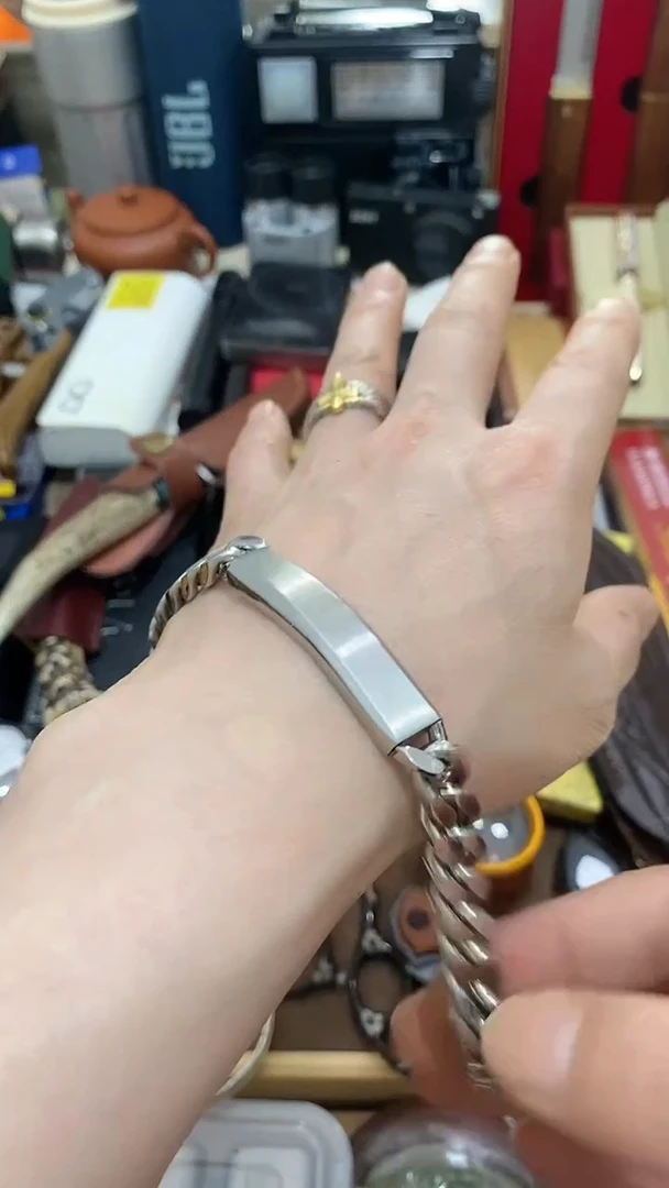 瓷片闪购商品 如图所示