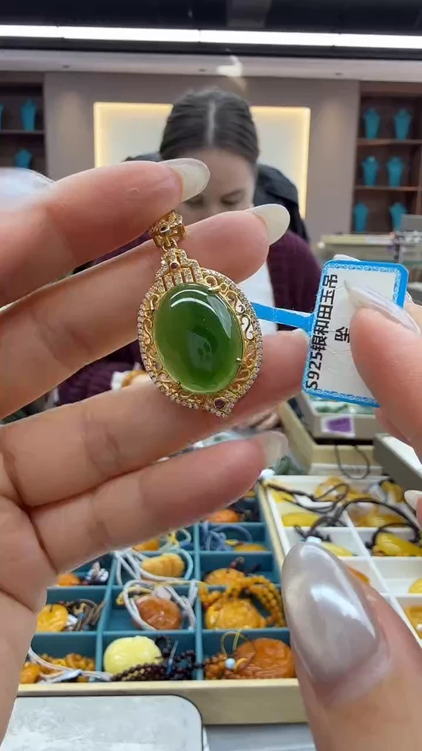 颈饰未镶嵌和田玉246秒拍号假一罚三