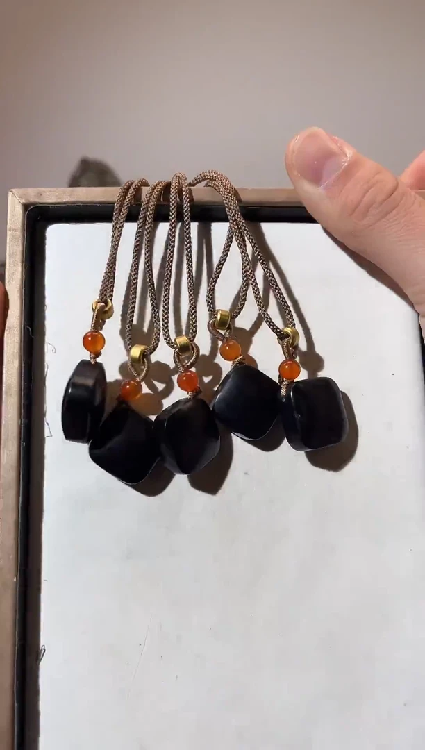 未镶嵌和田玉挂件和田玉青花方糖吊坠