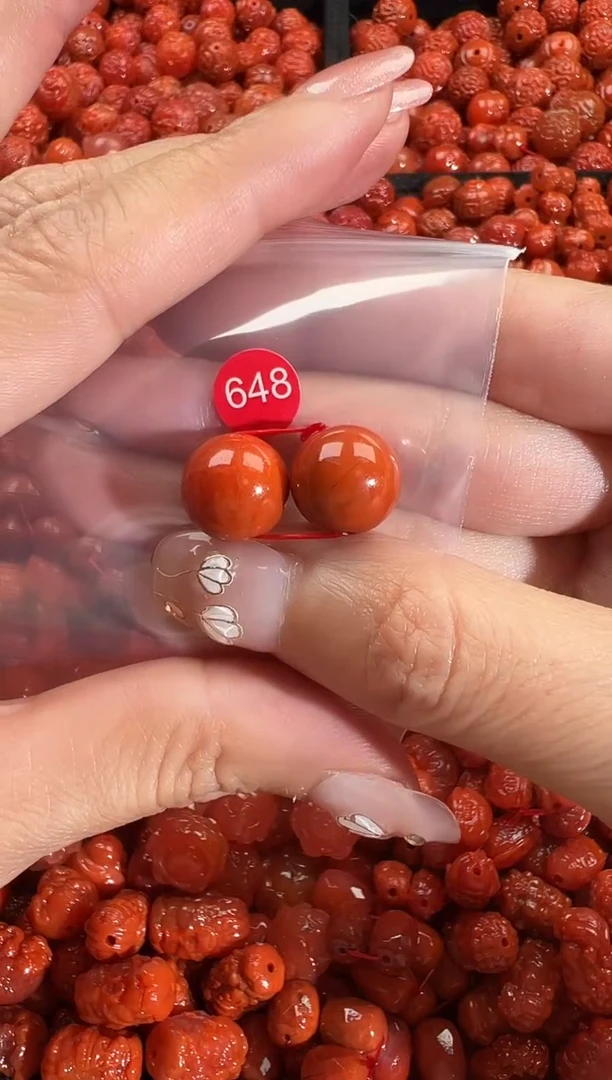 颈饰未镶嵌南红玛瑙1