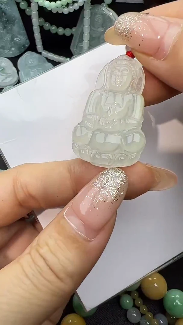 颈饰未镶嵌翡翠观音