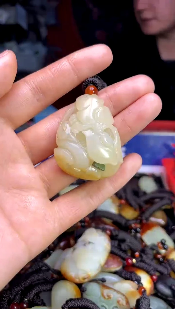 【闪购商品】和田玉未镶嵌颈饰1