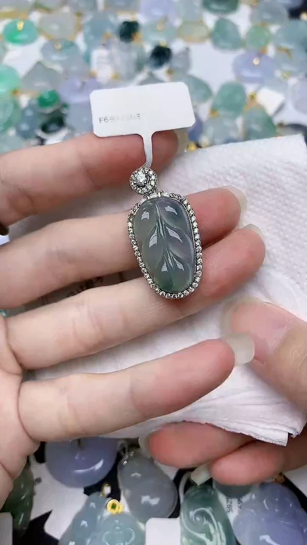 颈饰银S925镶嵌翡翠天然A货翡翠