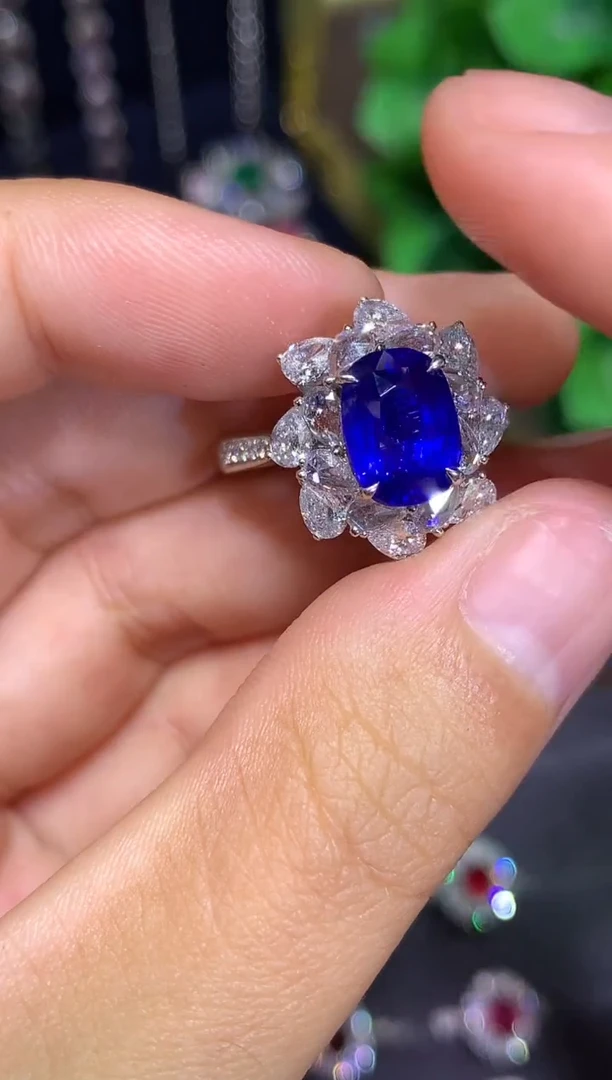 戒指蓝宝石18K金镶嵌3.02ct
