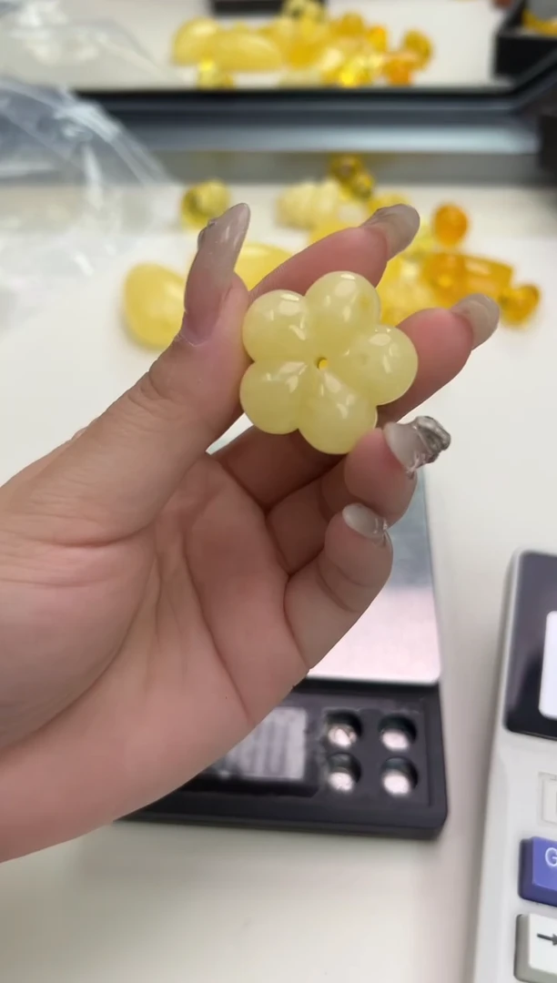 裸石琥珀未镶嵌琥珀蜜蜡吊坠