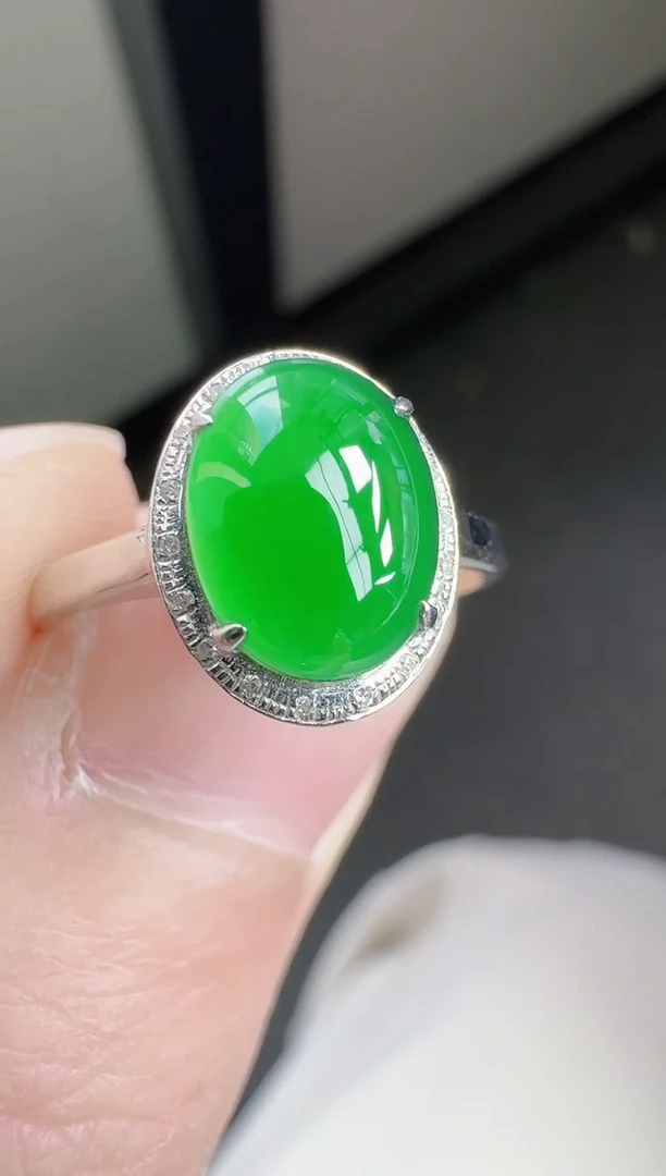 18K金镶嵌戒指翡翠寄售回流，不退不换