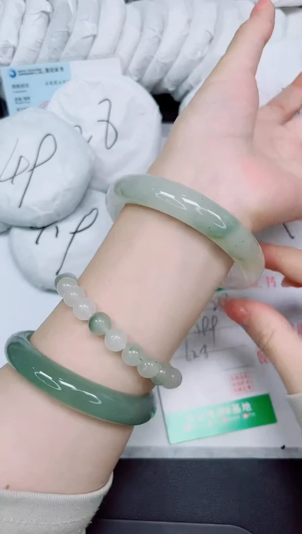 石英质玉手镯未镶嵌238-62