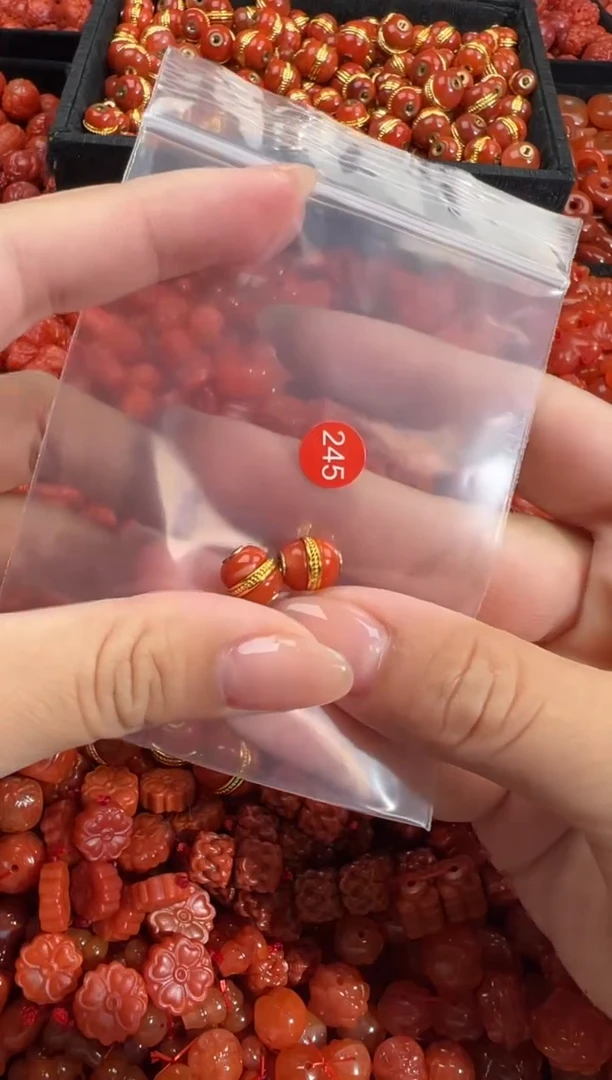 南红玛瑙未镶嵌颈饰1