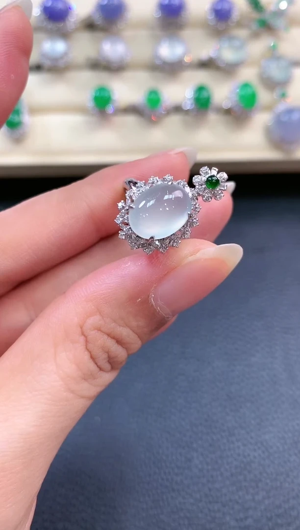 【闪购商品】翡翠戒指18K金镶嵌b88