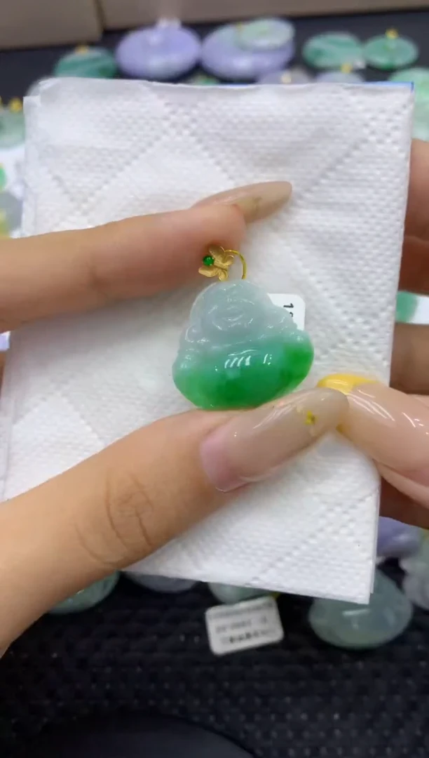 颈饰18K金镶嵌翡翠天然缅甸翡翠A货