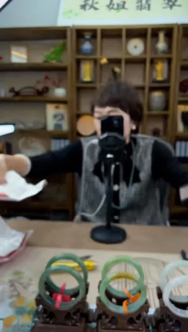 【闪购商品】翡翠手镯未镶嵌翡翠手镯