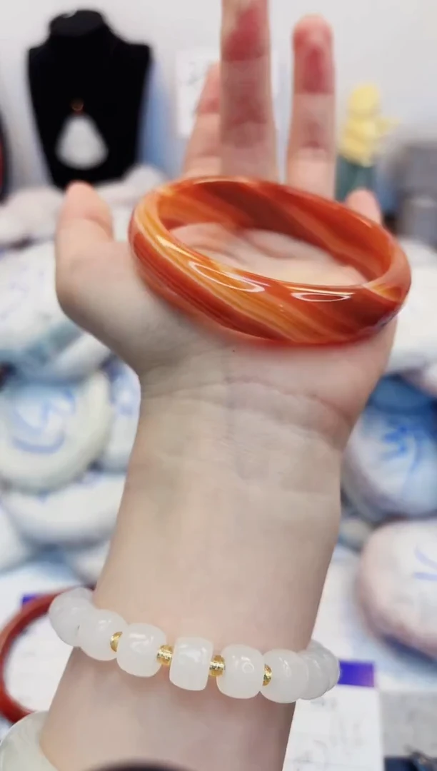 【闪购商品】石英质玉手镯未镶嵌363-玛瑙-圈口60