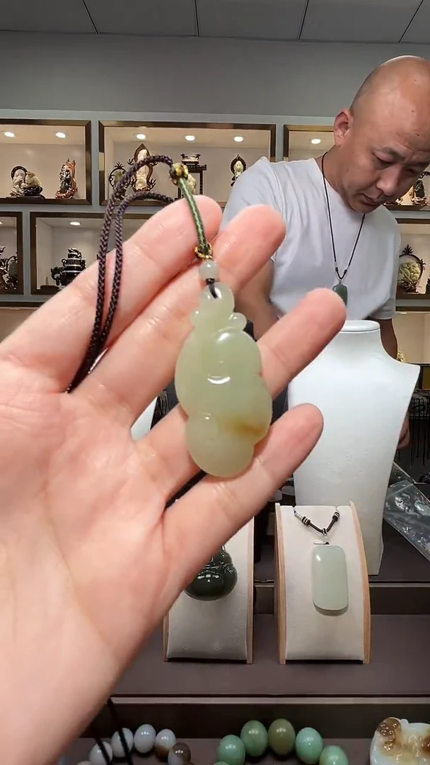 和田玉未镶嵌颈饰1