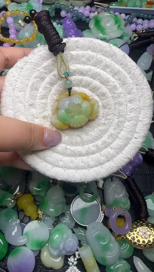 颈饰未镶嵌翡翠缅甸翡翠吊坠