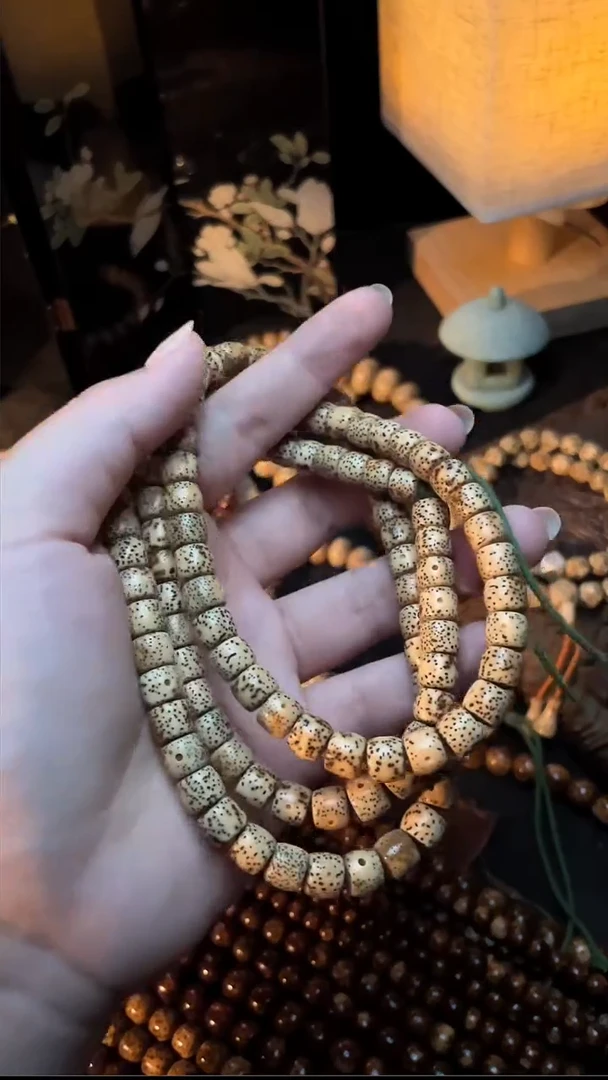 吊坠星月菩提精工级陈籽花皮直切8*7长串（B）