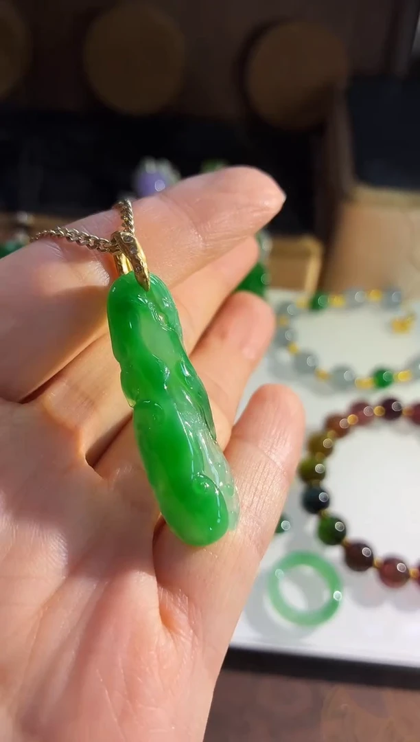 吊坠(不含链)18K金镶嵌翡翠吊坠