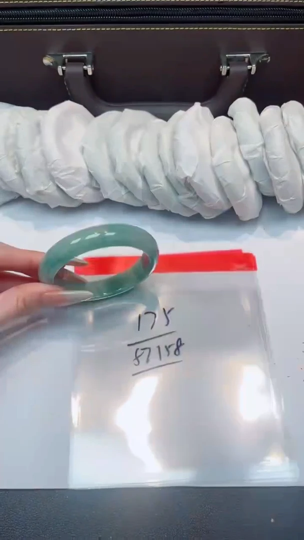未镶嵌手镯翡翠翡翠手镯断码清默认有瑕NO退换介意勿拍175