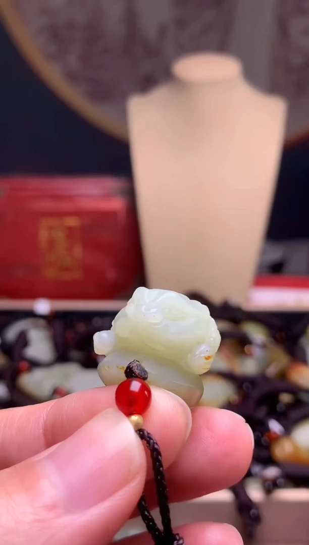 颈饰未镶嵌和田玉新疆料青海料清水和田玉吊坠