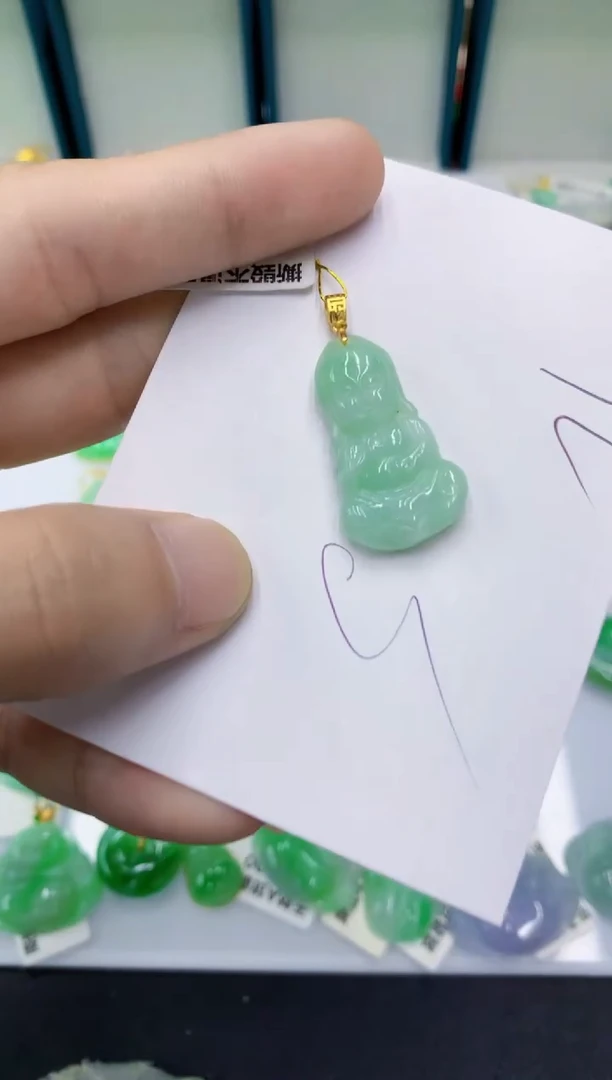 翡翠未镶嵌颈饰翡翠