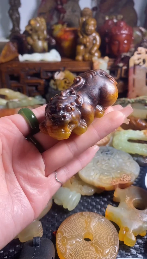 未镶嵌岫岩老玉（透闪石质玉）摆件未镶嵌