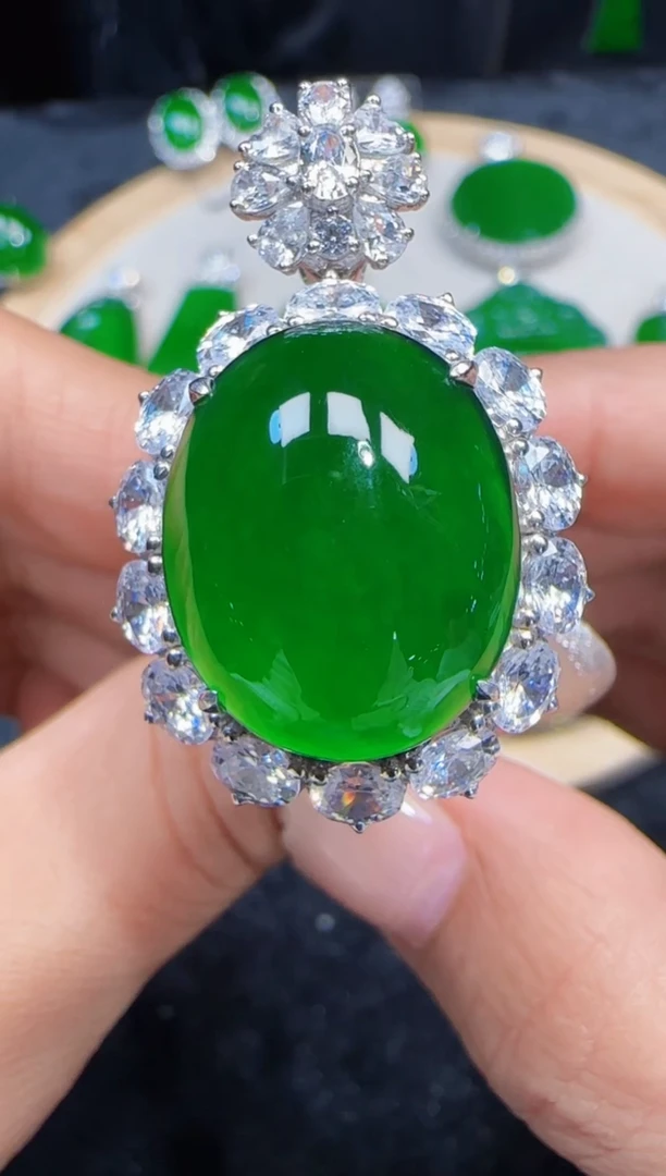 未镶嵌定制翡翠翡翠吊坠82