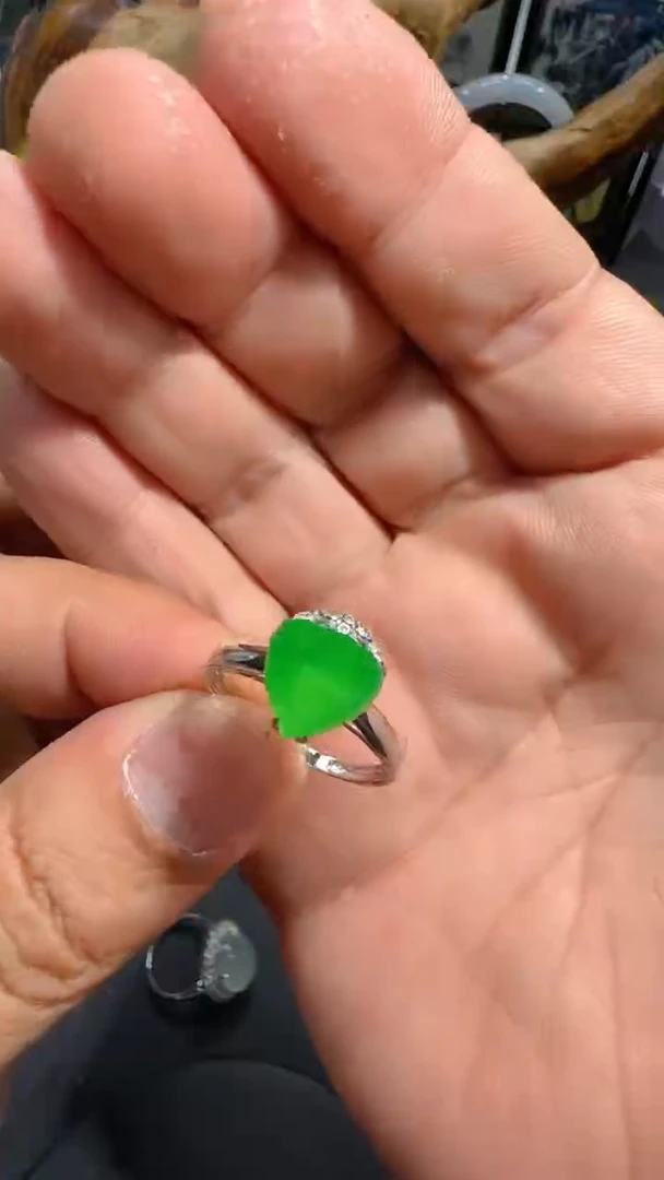 【闪购商品】翡翠戒指18K金镶嵌戒指