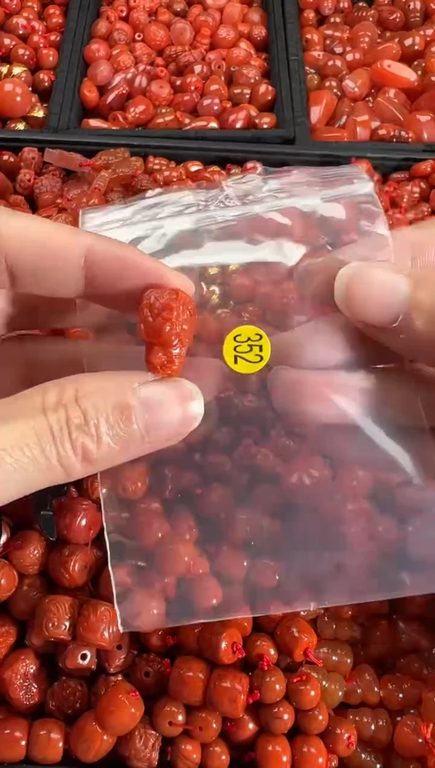 【闪购商品】南红玛瑙颈饰未镶嵌1