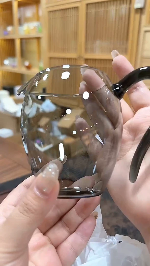 烟灰色怡然公道242