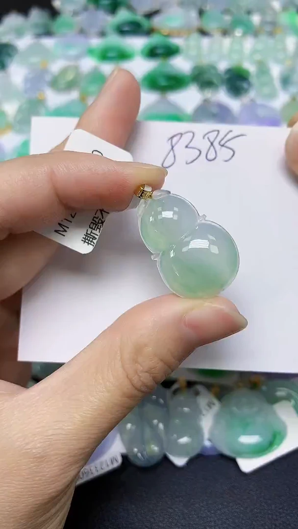翡翠18K金镶嵌颈饰 天然缅甸翡翠A货