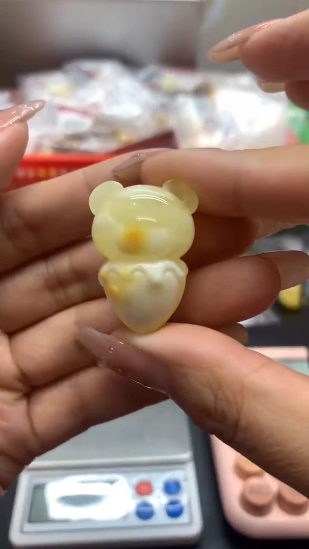 未镶嵌琥珀珠宝奇石2890