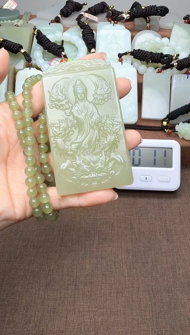 颈饰未镶嵌和田玉1